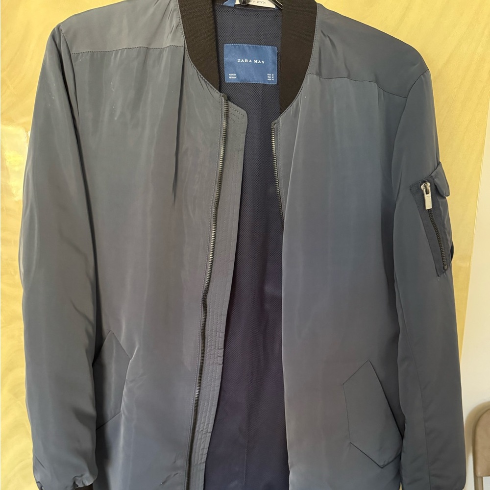 Zara Men’s Trench Coat (M)